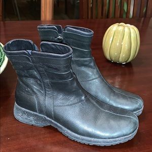 Teva Booties- NWOT